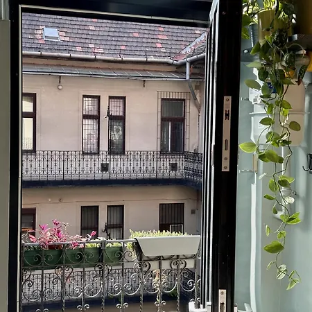 Centrally Located Near Keleti Pályaudvar Apartamento